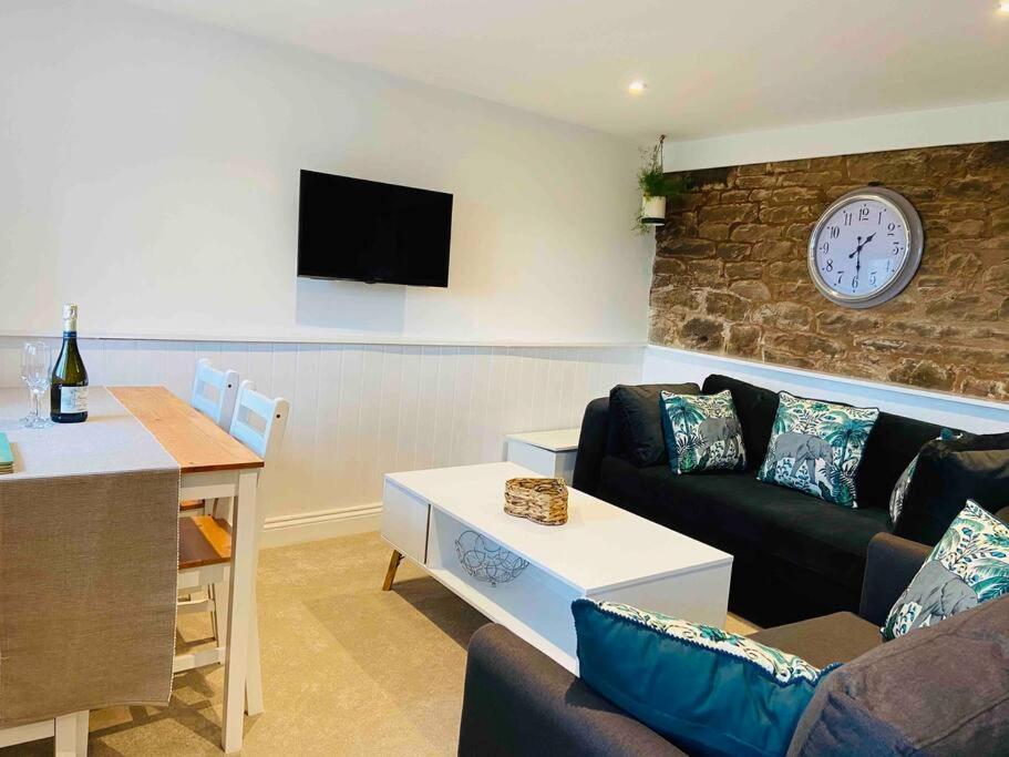 The Mill Stylish Rural Apartment With Beautiful Views Welsh Newton Common Экстерьер фото