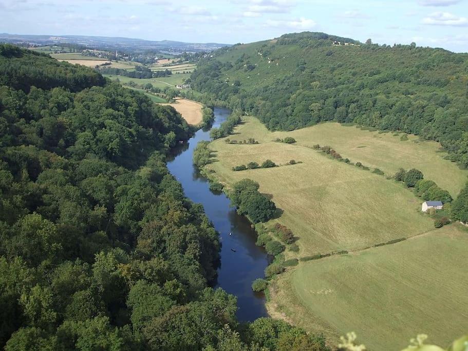 The Mill Stylish Rural Apartment With Beautiful Views Welsh Newton Common Экстерьер фото